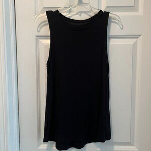 NWOT Sleeveless Knit Top, Loose Fit, Scooped Hem, Size Medium, Stretch, Black